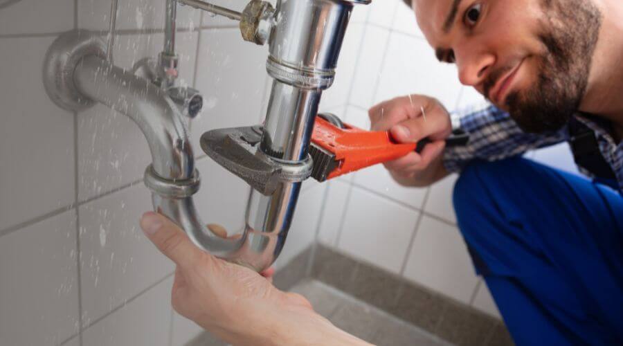 Toilet leak repair in Mountain View, WY